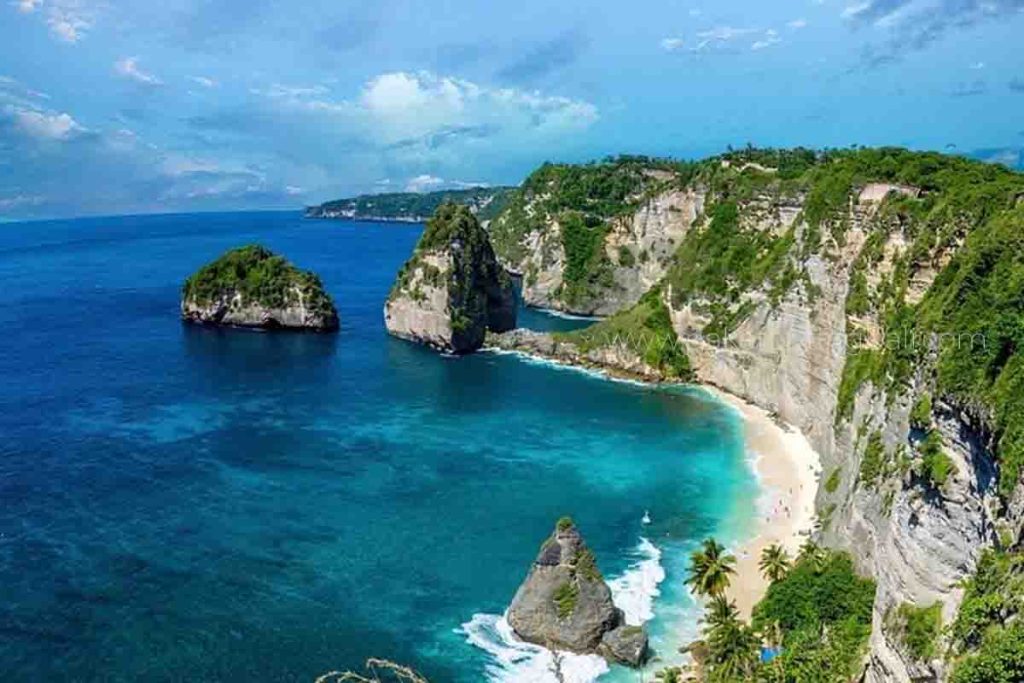 Pantai Kelingking Nusa Penida dalam Wisata Bali 5 Hari