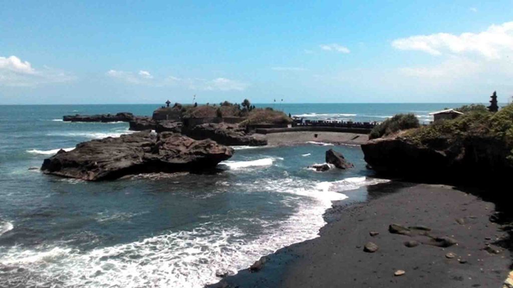 Lari sore di Pantai Canggu sambil menikmati sunset