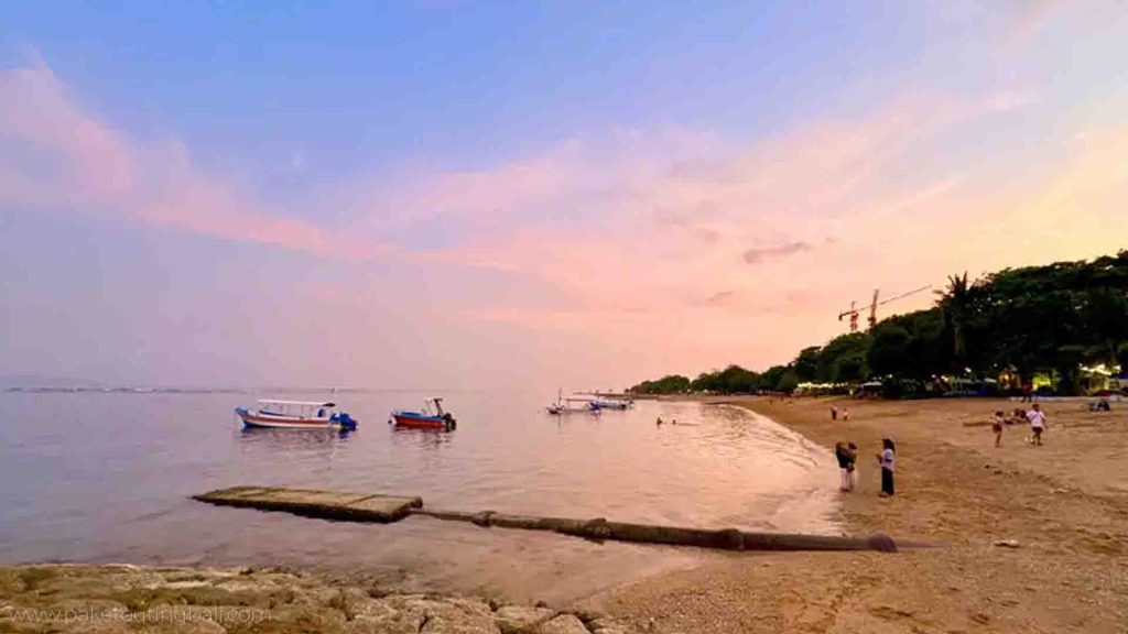 Sunrise di Pantai Sanur saat lari pagi