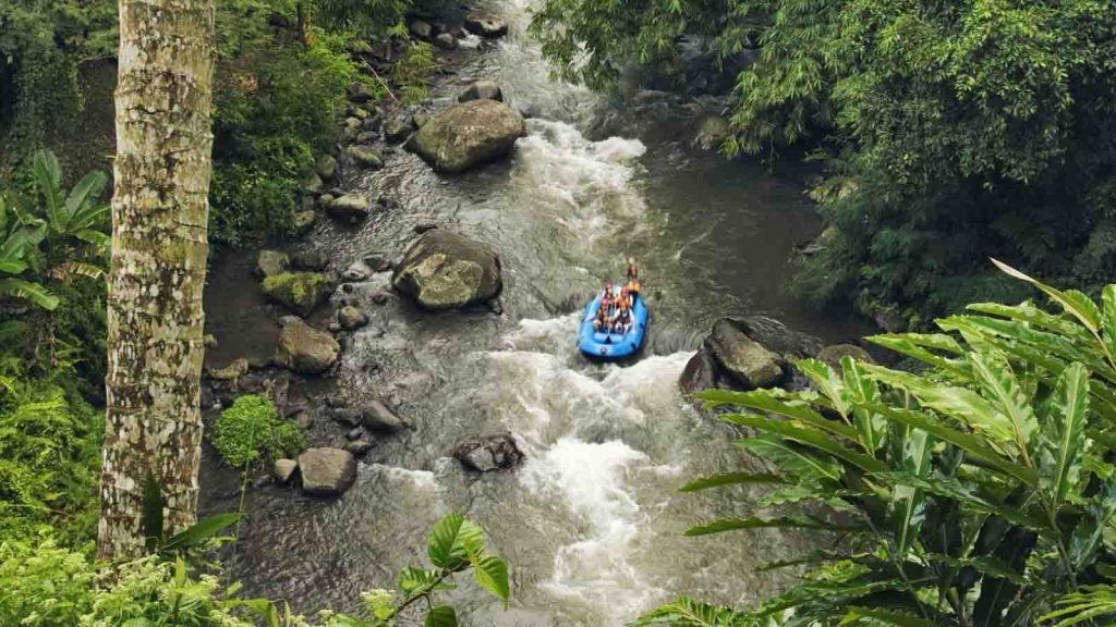 Rafting Sungai Ayung sebagai aktivitas seru di Bali yang lagi trending