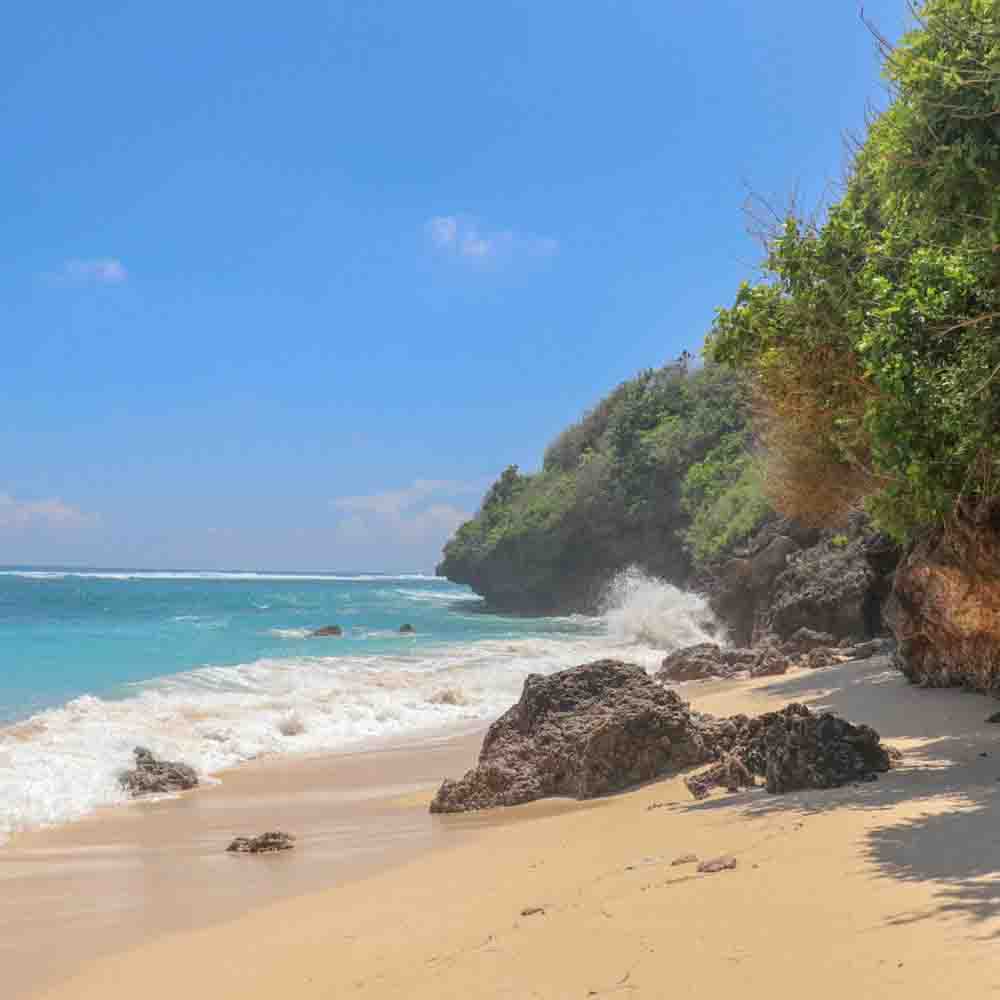 Pantai Gunung Payung Kutuh hidden gem Bali 2026 dengan sunset golden hour