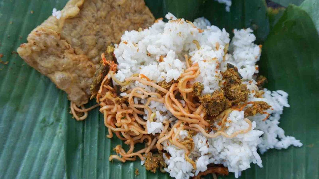 kuliner viral bali 2026 nasi jinggo premium konsep modern