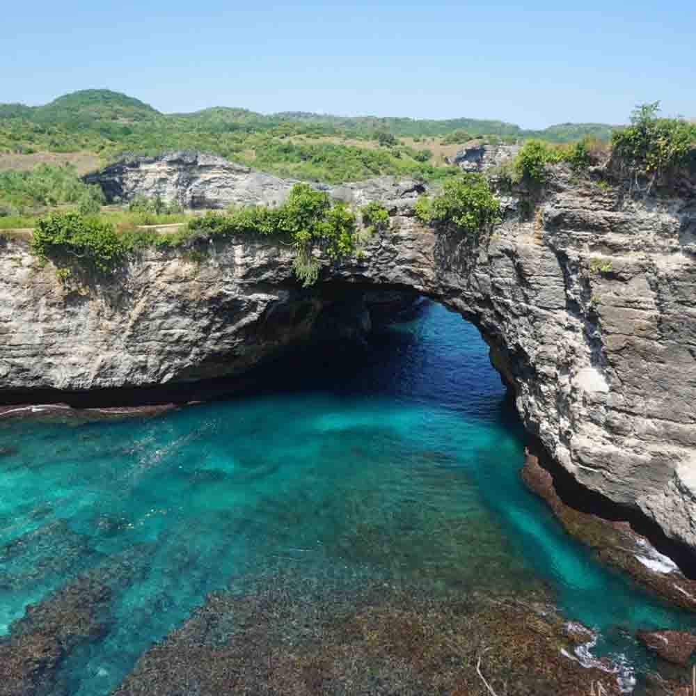 Nusa Penida Bali destinasi viral dalam rekomendasi wisata Bali 2026