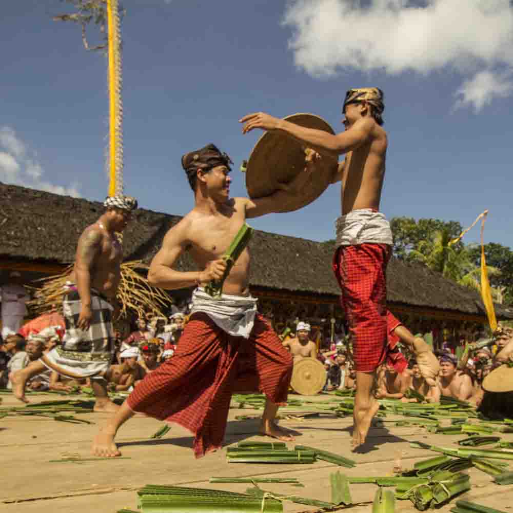 Perang Pandan Tenganan sebagai tradisi unik Bali yang sakral